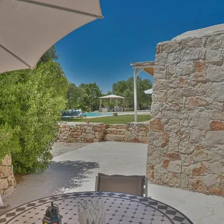 Trullo Sant'andrea Βίλα